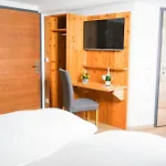加斯托夫苏塞库宾馆 * 诺因基兴